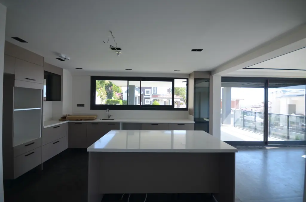 Modern kitchen